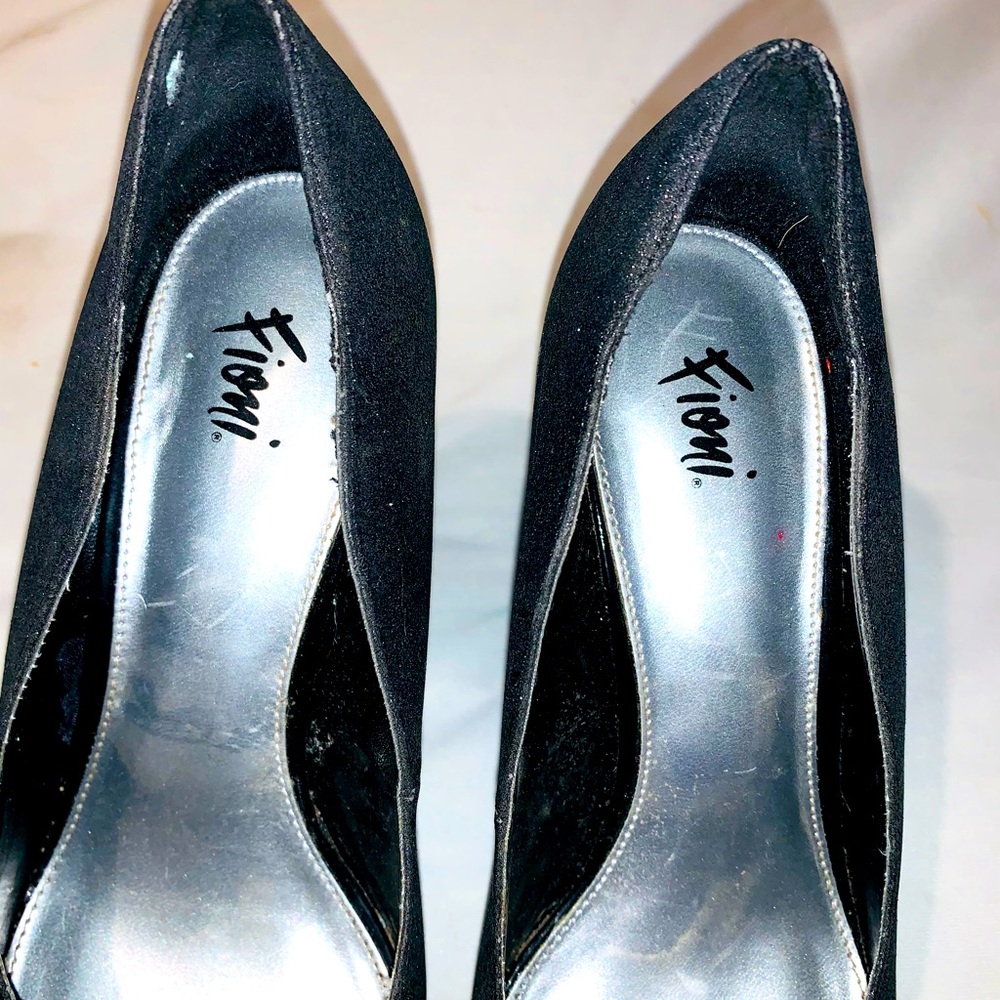 Heels - Picture 4 of 5